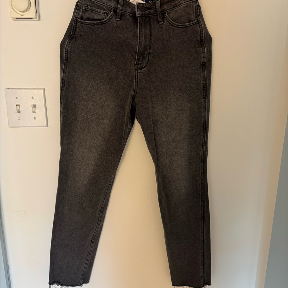 Hollister Charcoal Ultra High-Rise Mom Jeans